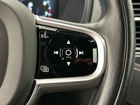 Used 2020 Volvo XC90 T6 Momentum w/ Protection Package Premier AWD/4WD image 28