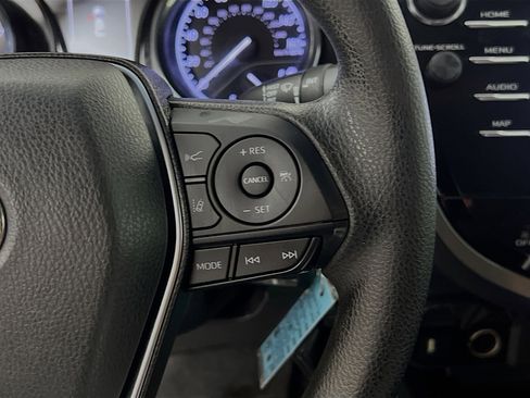 Used 2020 Toyota Camry LE image 20