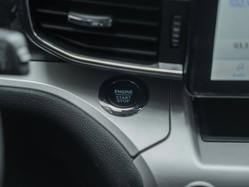 Used 2024 Ford Explorer XLT w/ Equipment Group 202A image 25