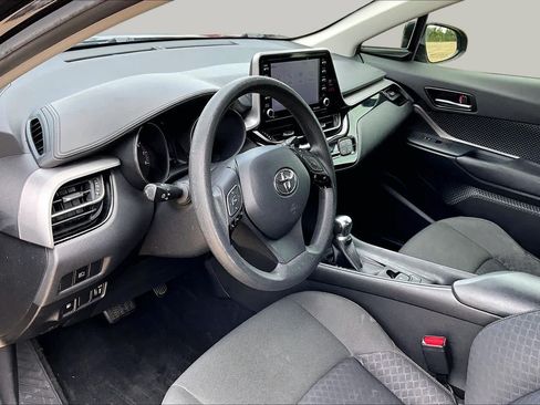 Used 2021 Toyota C-HR LE FWD image 18