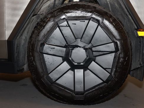 Used 2024 Tesla Cybertruck Cyberbeast image 22