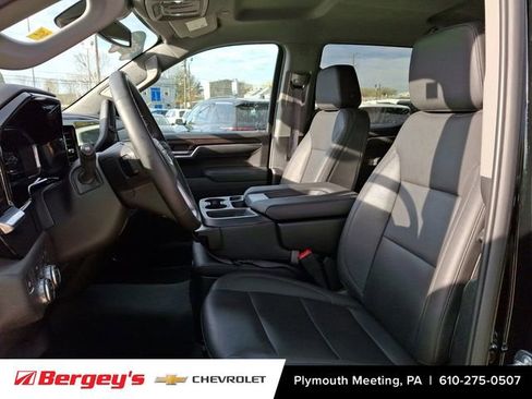 Certified 2025 GMC Sierra 1500 SLT image 16