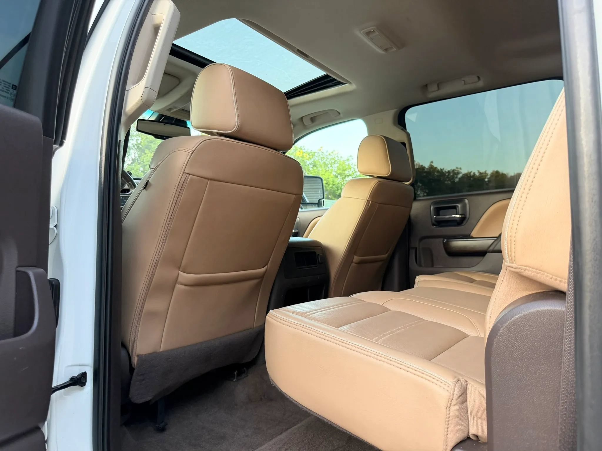 Used 2017 GMC Sierra 3500 Denali w/ Duramax Plus Package AWD/4WD image 26