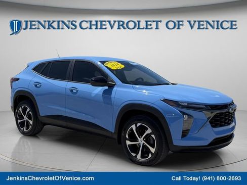 Certified 2024 Chevrolet Trax RS w/ Driver Confidence Package image 1