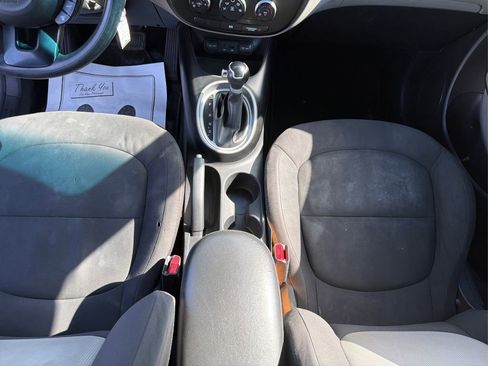 Used 2015 Kia Soul FWD image 12