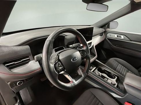 Used 2025 Ford Explorer ST-Line w/ ST-Line Street Pack image 10