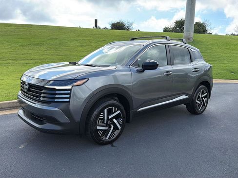 New 2026 Nissan Kicks SV w/ Cold Weather Package FWD image 1
