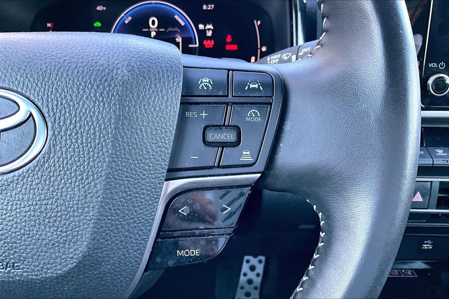 Used 2025 Toyota Camry SE FWD image 25