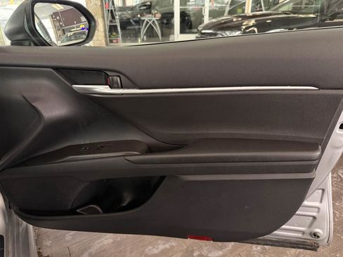 Used 2023 Toyota Camry SE image 31