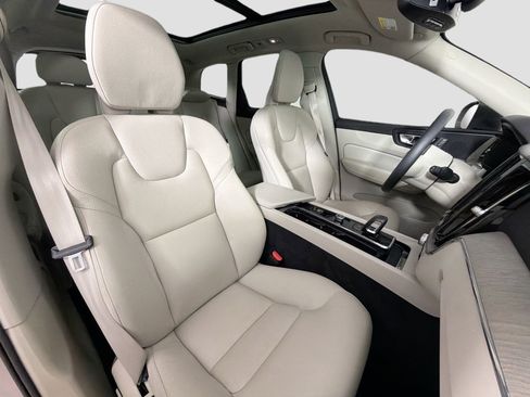 Certified 2023 Volvo XC60 B5 Plus w/ Climate Package AWD/4WD image 27