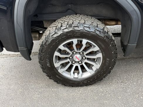 Used 2020 GMC Sierra 1500 AT4 w/ AT4 Premium Package AWD/4WD image 11