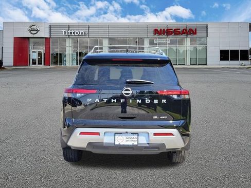 Certified 2025 Nissan Pathfinder SL AWD/4WD image 5