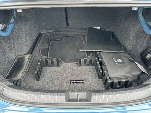 Used 2025 Volkswagen Jetta GLI Autobahn FWD image 9