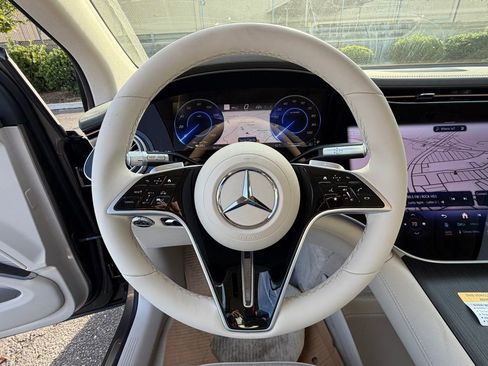 New 2026 Mercedes-Benz EQS 400 4MATIC SUV image 22