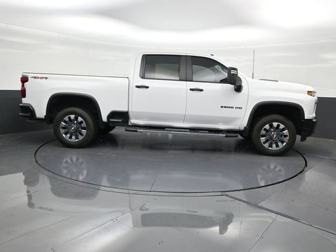 Used 2023 Chevrolet Silverado 2500 Custom w/ Custom Convenience Package image 7