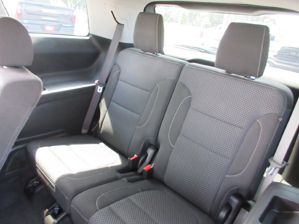 Used 2021 GMC Acadia SLE w/ Driver Convenience Package FWD image 20