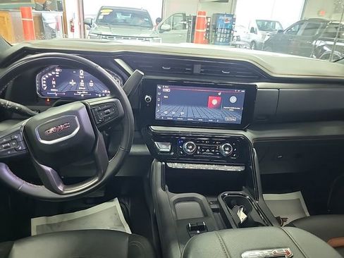 Used 2024 GMC Sierra 2500 AT4 w/ AT4 Premium Plus Package AWD/4WD image 6