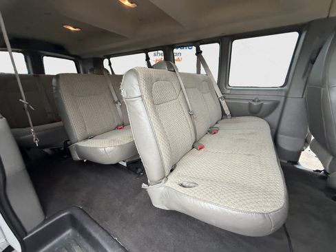 Used 2024 Chevrolet Express 3500 LT w/ LT Preferred Equipment Group RWD image 18