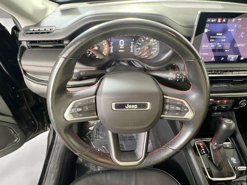 Used 2022 Jeep Compass Trailhawk w/ Trailhawk Convenience Group image 10