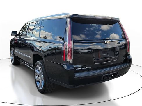 Used 2019 Cadillac Escalade ESV Premium Luxury image 3