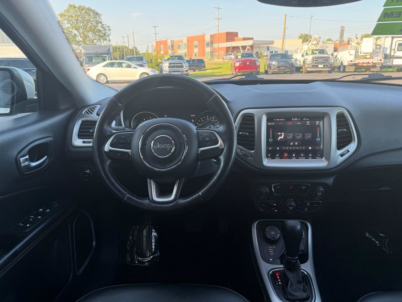 Used 2018 Jeep Compass Latitude w/ Popular Equipment Group AWD/4WD image 16