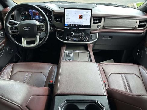 Used 2024 Ford Expedition Limited AWD/4WD image 11