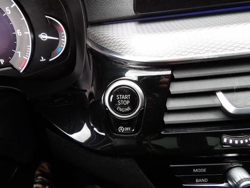 Used 2019 BMW 530i xDrive w/ M Sport Package image 22