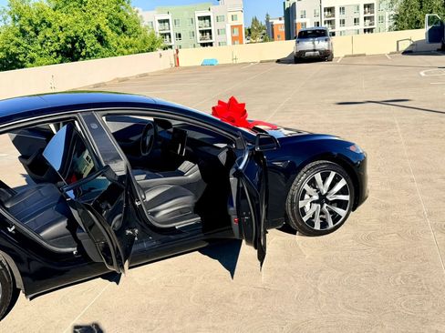 Used 2024 Tesla Model 3 Standard Range RWD image 65