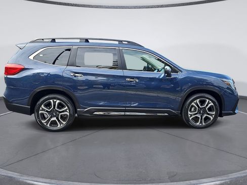 Used 2023 Subaru Ascent Touring AWD/4WD image 2