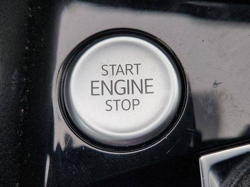 Used 2024 Volkswagen Taos S image 9