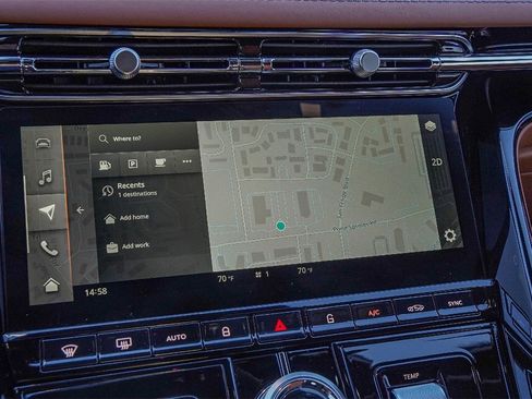 Used 2024 Aston Martin DB12 Coupe image 29