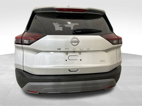 Used 2023 Nissan Rogue SV image 4