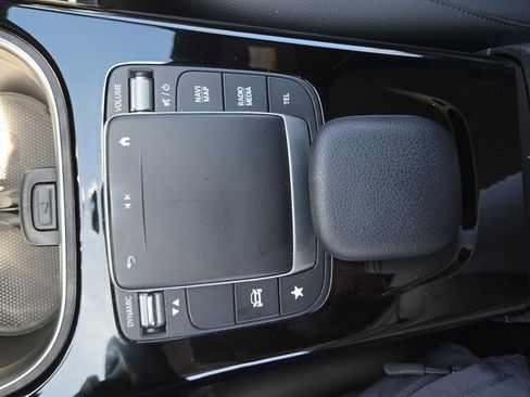 Used 2021 Mercedes-Benz CLA 250 image 32