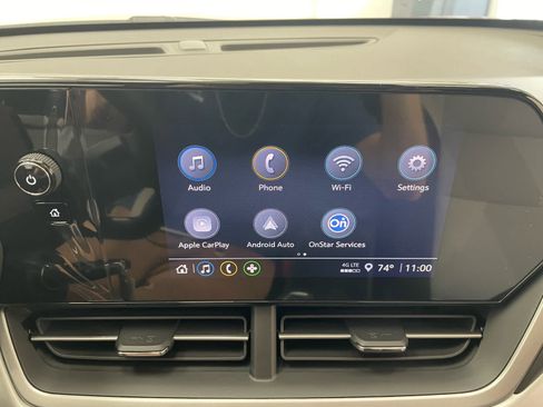 New 2026 Chevrolet Trax RS w/ Sunroof Package FWD image 3
