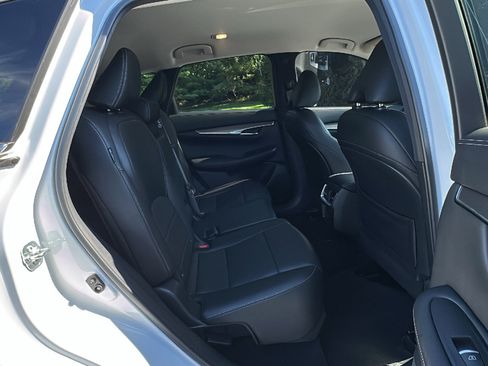 Certified 2023 INFINITI QX50 Pure image 24