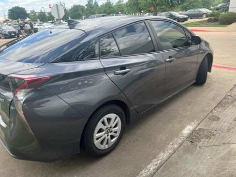 Used 2016 Toyota Prius Two FWD image 5