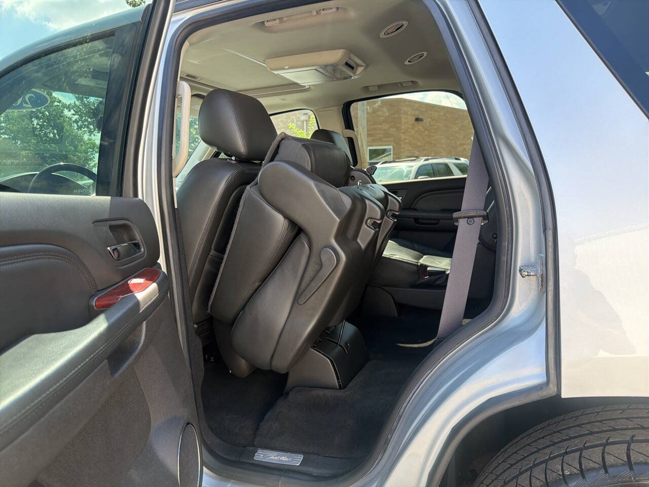 Used 2013 Cadillac Escalade Luxury AWD/4WD image 11