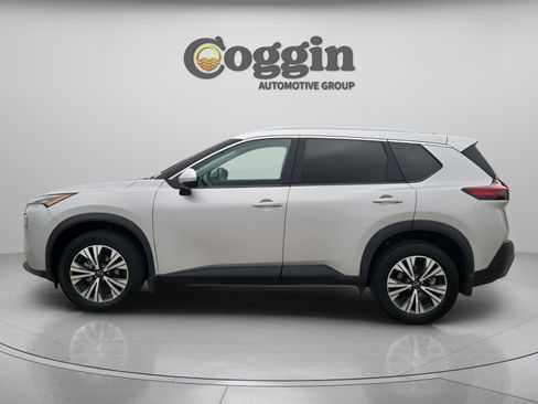 Used 2023 Nissan Rogue SV w/ SV Premium Package image 3