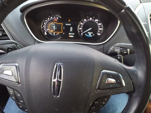 Used 2017 Lincoln MKX Reserve w/ Lincoln MKX Climate Package image 23