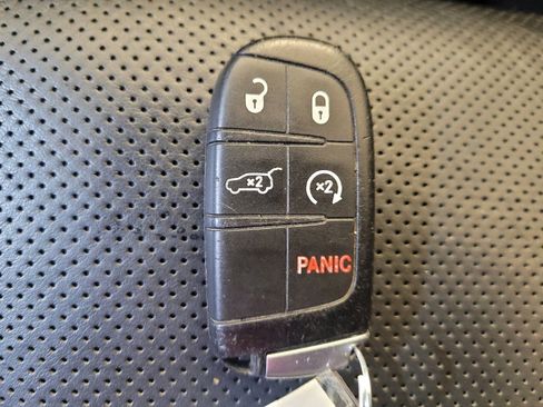 Used 2021 Jeep Grand Cherokee Limited image 32