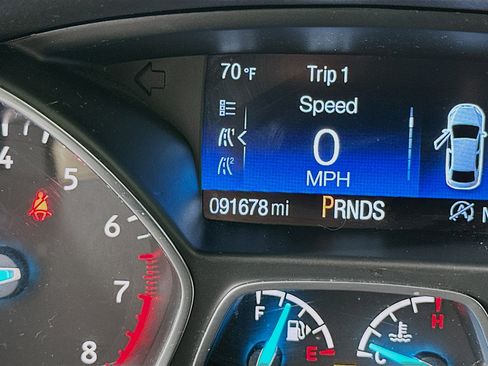 Used 2019 Ford Escape SE image 18