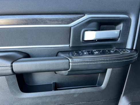 Used 2024 RAM 2500 Big Horn w/ Safety Group image 11