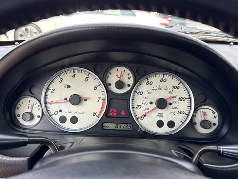Used 2005 MAZDA MX-5 Miata w/ Convenience Pkg RWD image 11