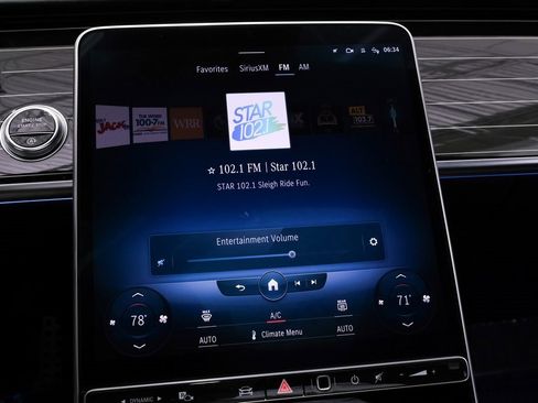 Used 2022 Mercedes-Benz S 500 4MATIC w/ AMG Line Package image 28