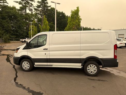 Used 2025 Ford Transit 250 Low Roof w/ Exterior Upgrade Package RWD image 10