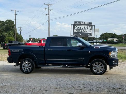 Used 2021 RAM 2500 Limited AWD/4WD image 2