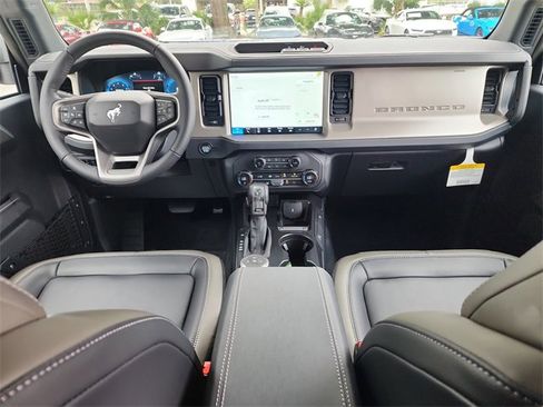 New 2025 Ford Bronco Outer Banks image 11