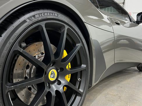 Used 2021 Lotus Evora image 7