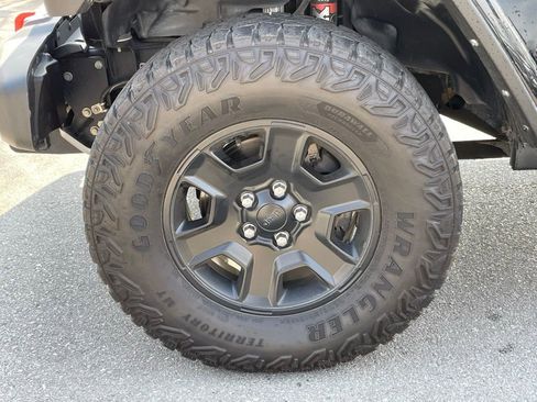 Used 2022 Jeep Gladiator Mojave w/ Trailer Tow Package image 30