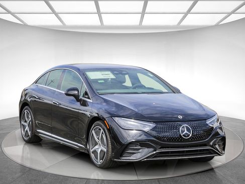 Used 2024 Mercedes-Benz EQE 350+ 4MATIC Sedan image 5